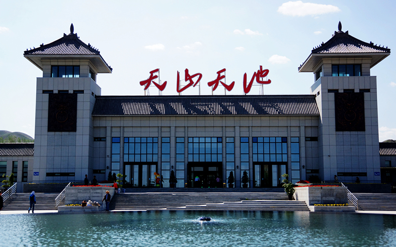 新疆旅游网站深度评测｜官方平台/商业服务/垂直社区数字化出行指南