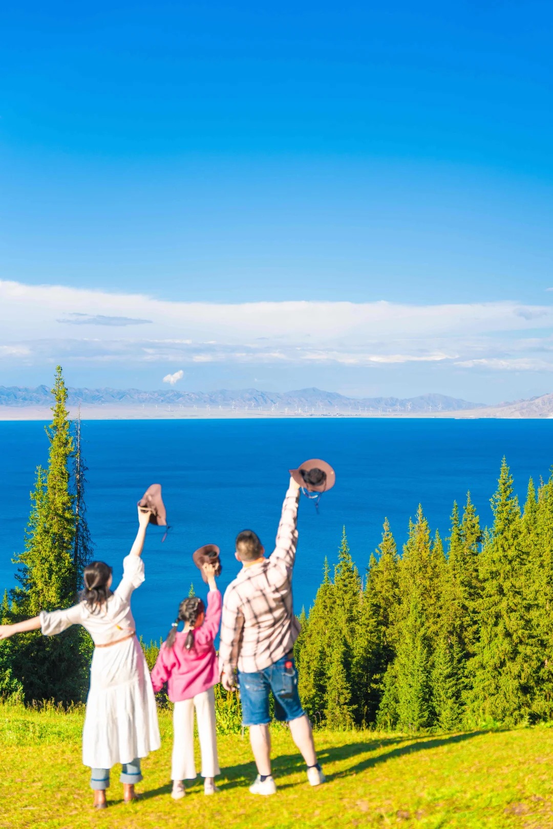 赛里木湖属于新疆哪个城市？| 博乐市地理定位、成因与旅游全解析