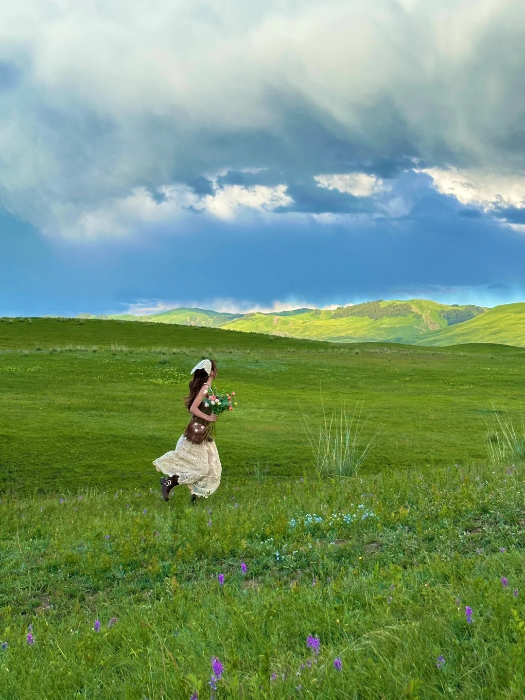 新疆旅游为何火爆？自然奇观+文化密码+政策红利全解析