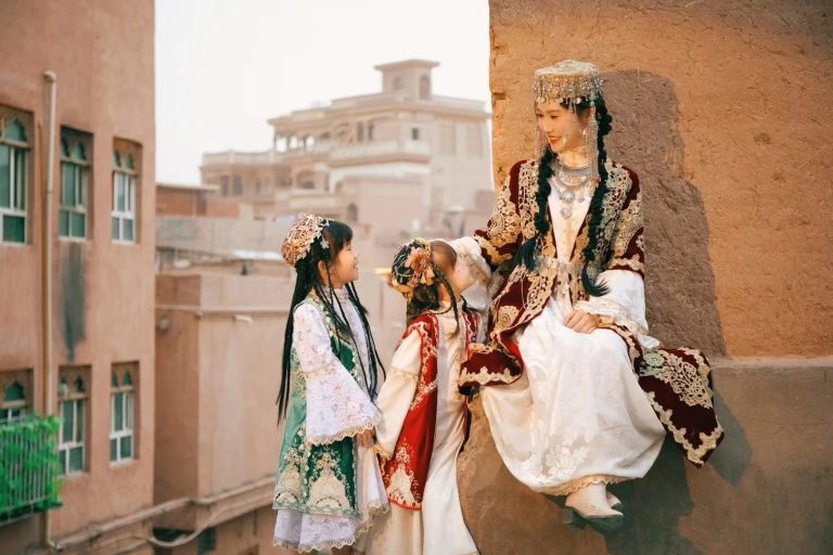 新疆五月冷不冷？一篇讲透天气、穿搭与旅行全攻略