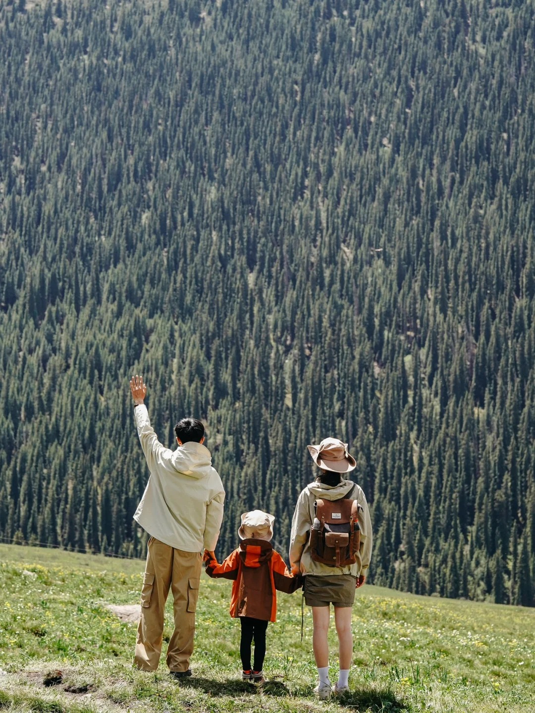 新疆旅行社有哪些？新疆靠谱旅行社推荐及新疆国旅核心优势解析