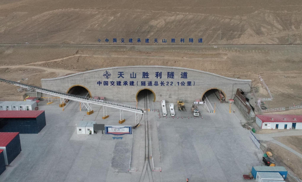 天山胜利隧道贯通打卡全攻略（2026最新版）：交通/点位/玩法详解